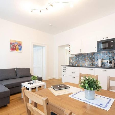 14 C&J'S Apartment Вена Экстерьер фото