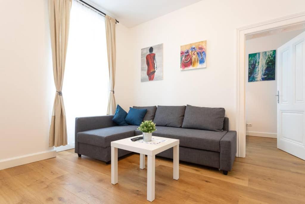14 C&J'S Apartment Вена Экстерьер фото