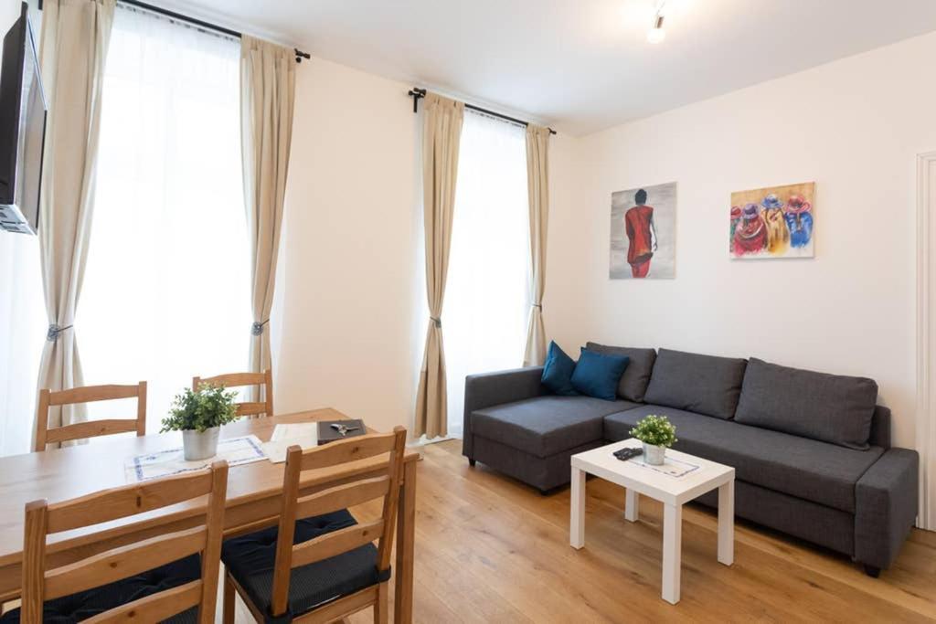 14 C&J'S Apartment Вена Экстерьер фото