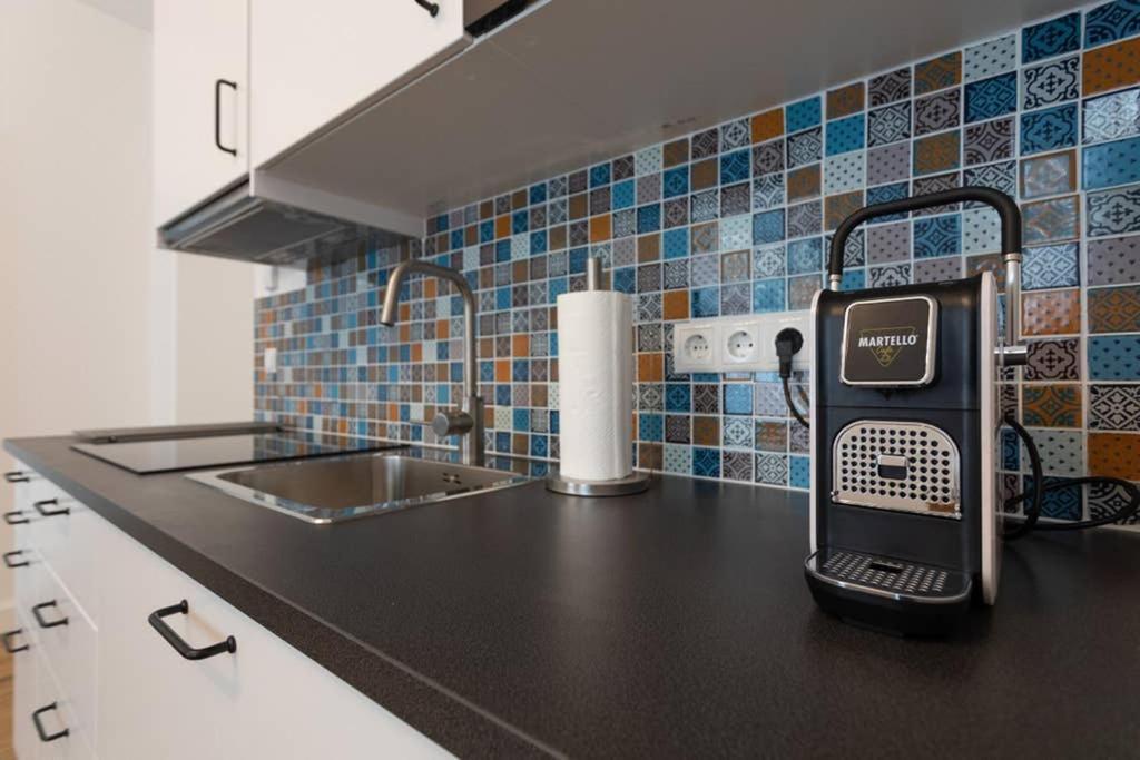 14 C&J'S Apartment Вена Экстерьер фото