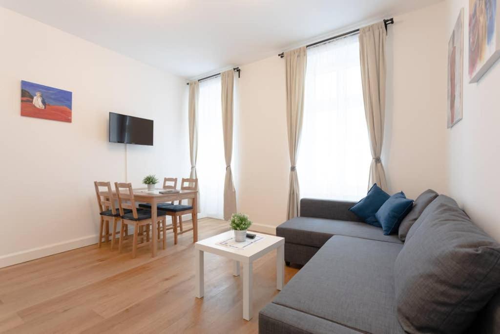 14 C&J'S Apartment Вена Экстерьер фото